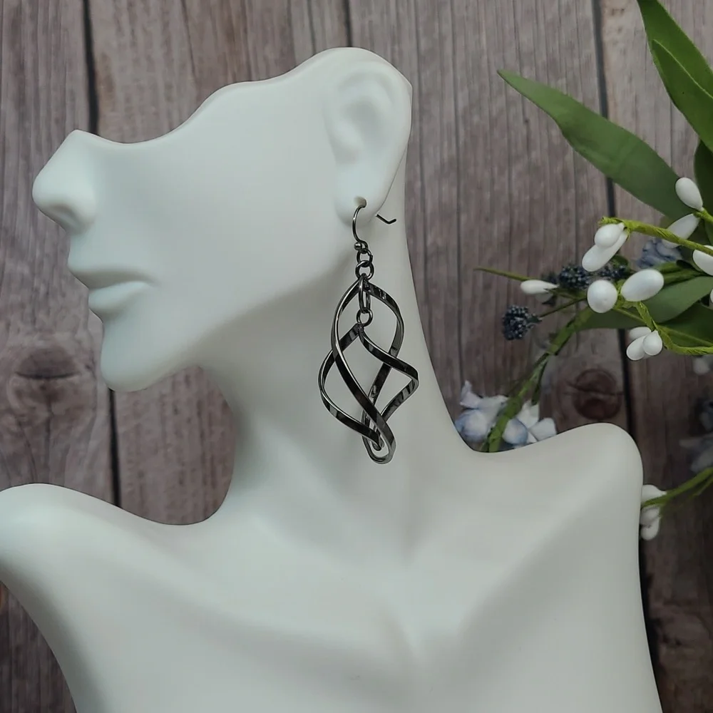 TWISTED SPIRAL PIERCED DANGLE EARRINGS